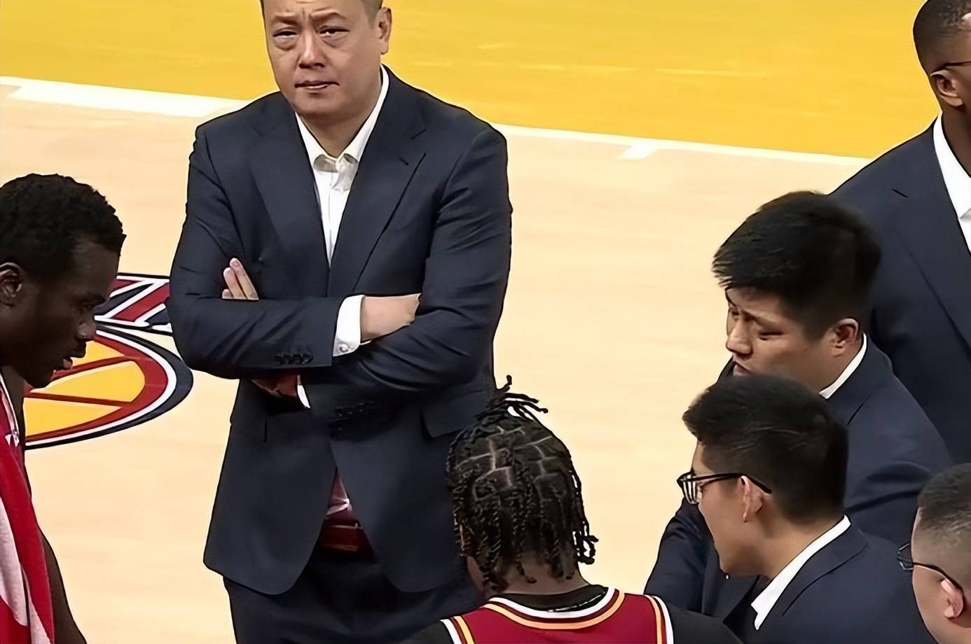 爱游戏官网首页-关于篮球队伍换帅临时教练上任训练态度严谨的信息