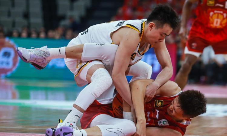 五重困难拿下比赛，华南虎破门